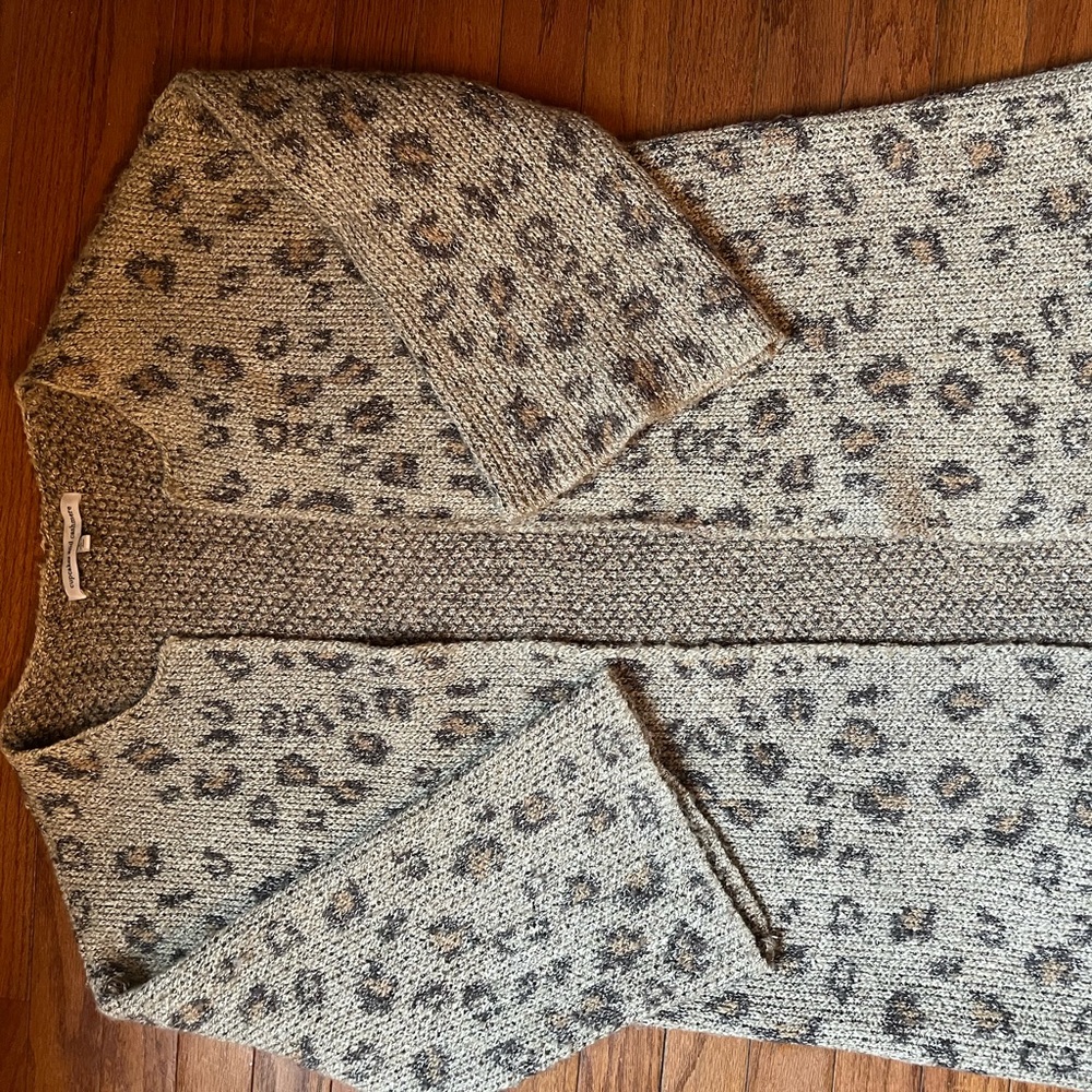 Cupcakes and cashmere size large leopard sweater